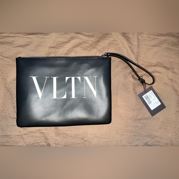 Valentino Garavani
VLTN-print clutch bag - Picture 2 of 4